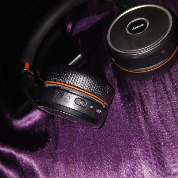 Jabra Wireless Headphones - Picture 6 of 6